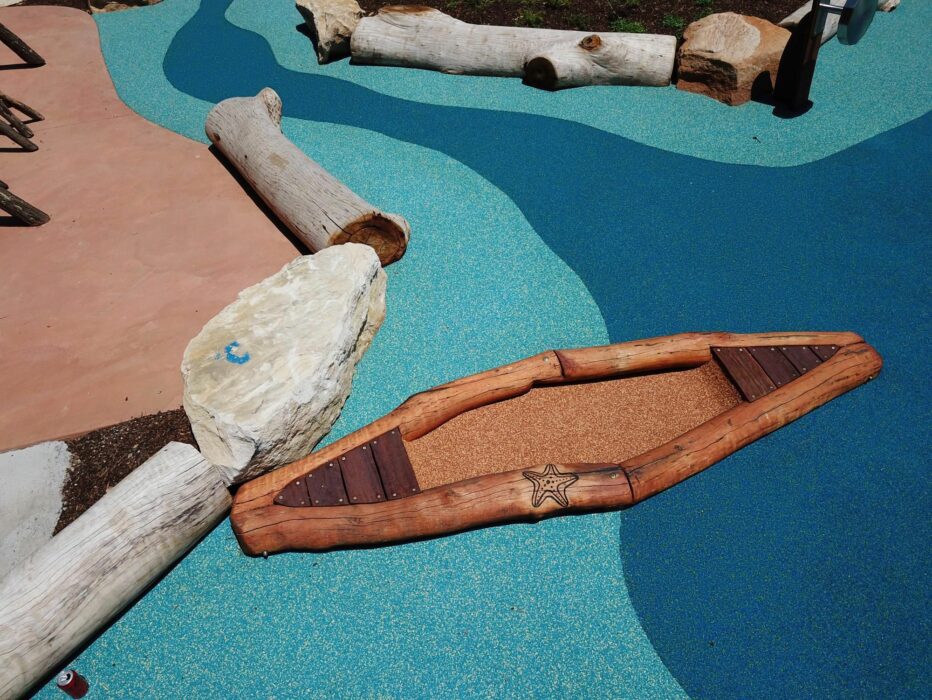 canoe across Jubborsay (Lake Illawarra) and source local bush tucker